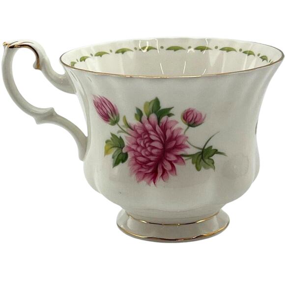 Royal Albert November Teacup & Saucer Set Chrysanthemum Month Flower  Bone China - Picture 4 of 16
